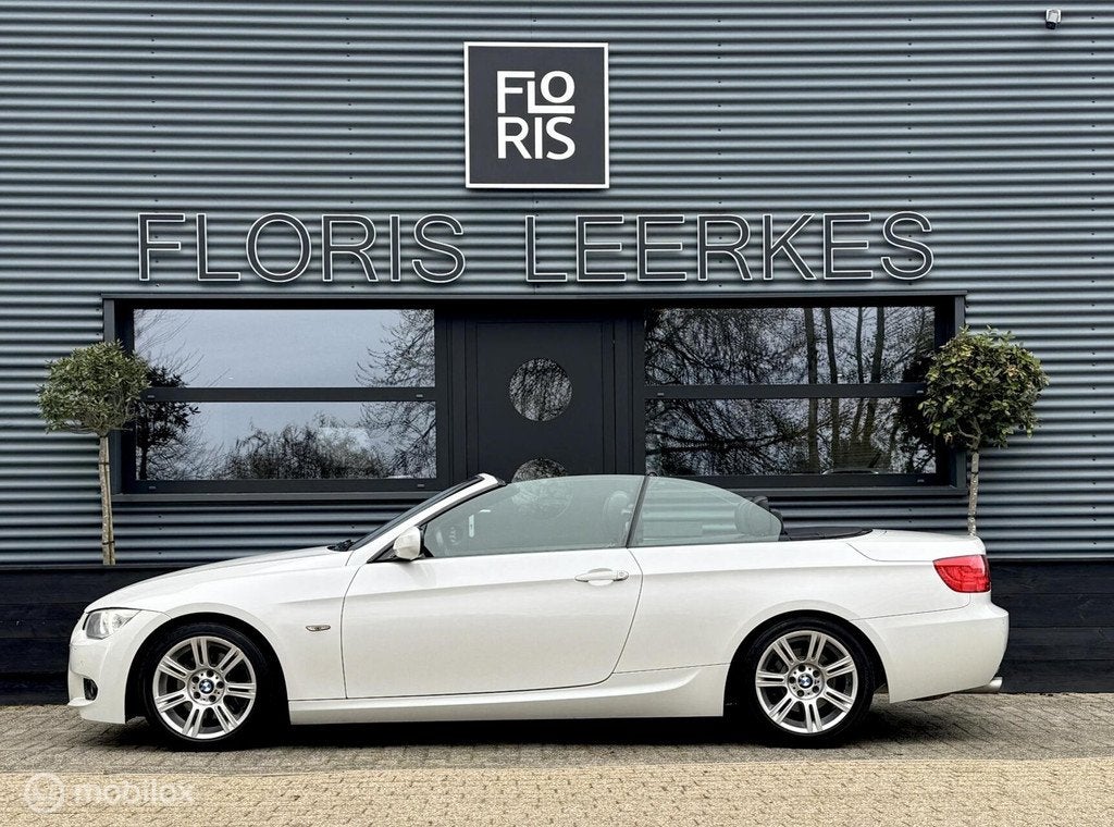 BMW 3-serie Cabrio 325i | M Sport | Zwart Leer | Xenon, Achterwielaandrijving, Gebruikt, Cabriolet, Bedrijf