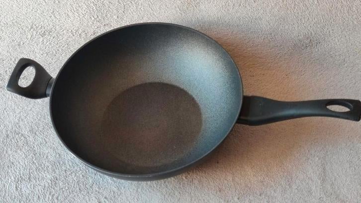 TVS Virtus induction wok met steel en tegengreep -  32 cm, Ophalen of Verzenden, Zo goed als nieuw, Rvs, Keramische plaat