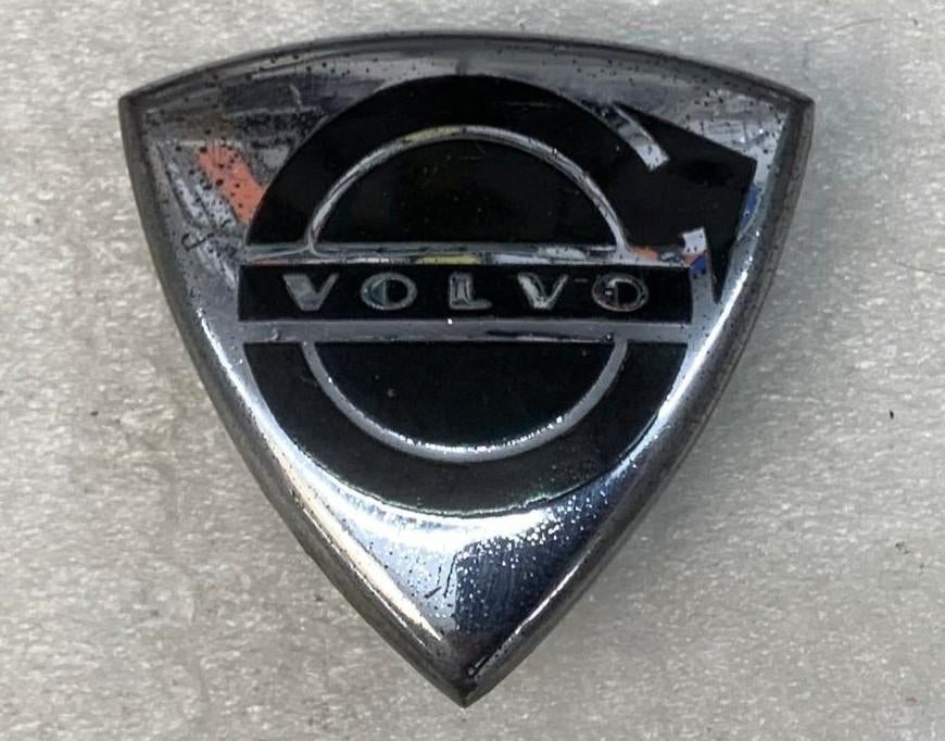 Embleem voor motorkap. Volvo 142 144 145 t/m 1971/ patina ., Ophalen of Verzenden, Gebruikt