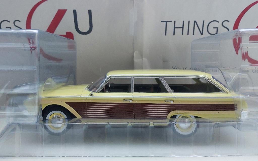 MCG 1:18 Ford Country Squire 1960 geel nieuw in verpakking, Ophalen of Verzenden, Nieuw, Auto, Overige merken