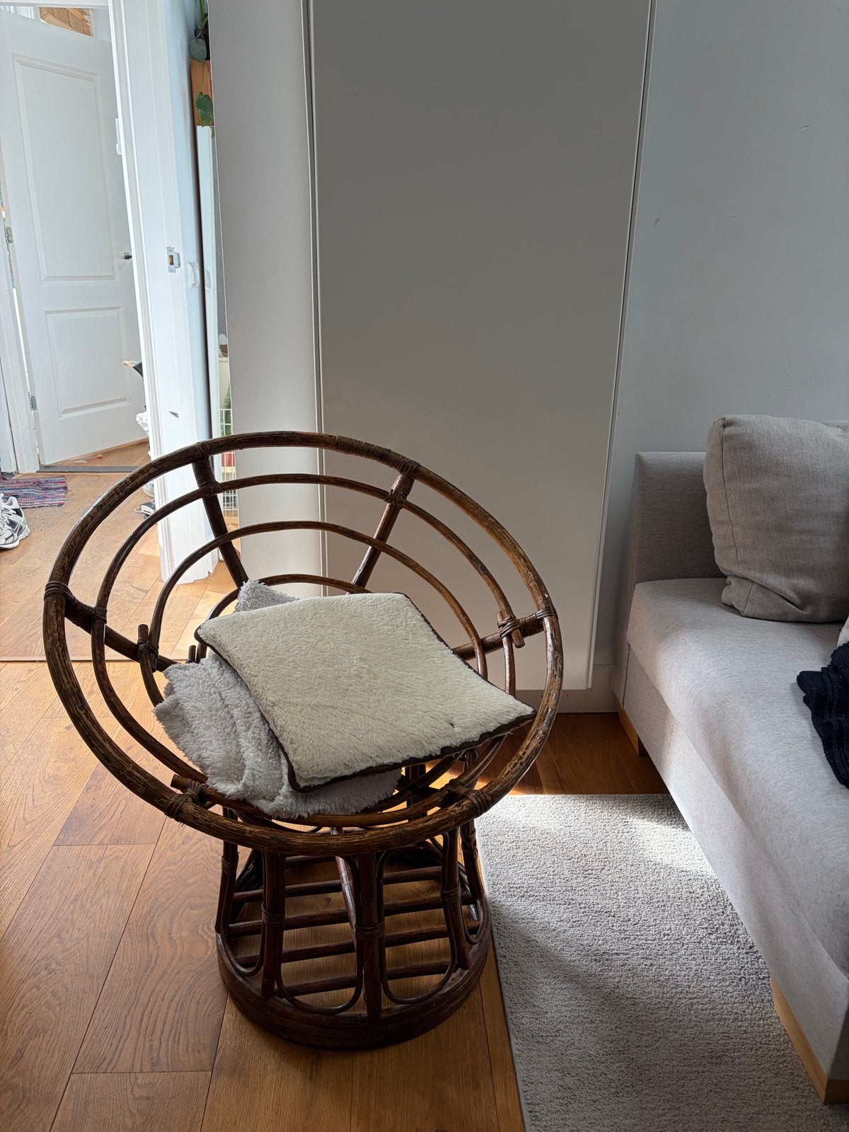 Rotan Papasan stoel met verstelbare kuip, Huis en Inrichting, Stoelen, Ophalen, Gebruikt, Bruin, Eén