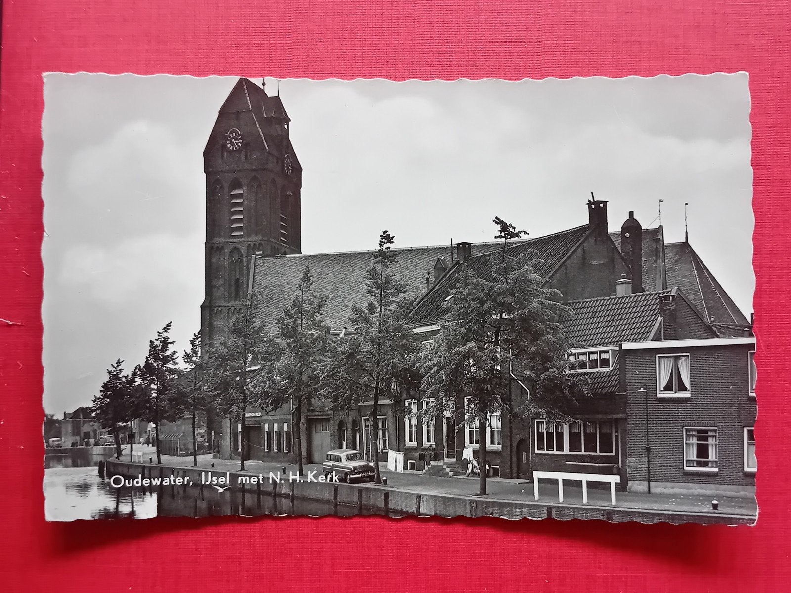 Oudewater, IJsel met N.H. Kerk - Zwart-wit ansichtkaart, Ophalen of Verzenden, 1940 tot 1960, Ongelopen, Utrecht