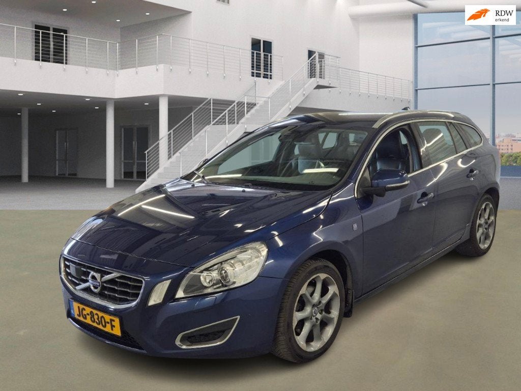 Volvo V60 2.0 D4 Summum, Euro 5, Gebruikt, 1984 cc, Blauw