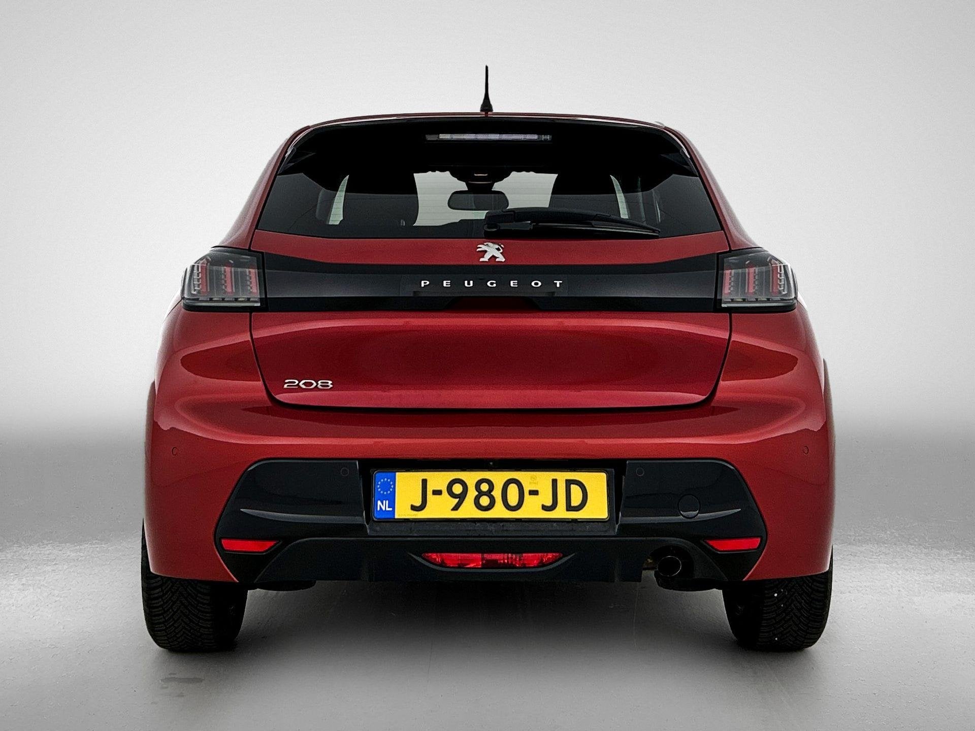Peugeot 208 1.2 PureTech GT-Line | airco automatisch | Apple, Voorwielaandrijving, Gebruikt, Euro 6, Leder en Stof
