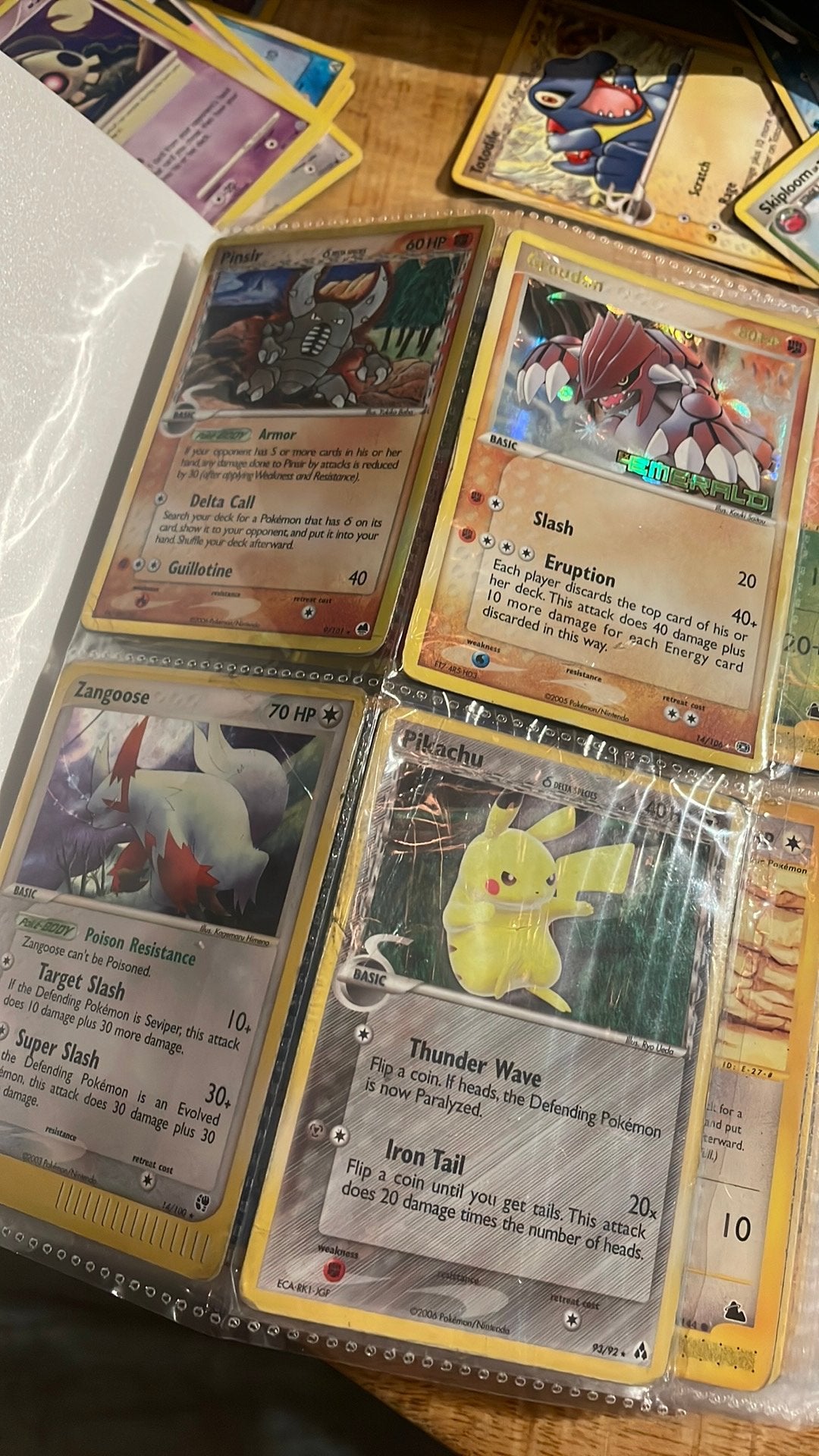 Map met oude pokemon kaarten, Hobby en Vrije tijd, Verzamelkaartspellen | Pokémon, Verzenden, Zo goed als nieuw, Meerdere kaarten