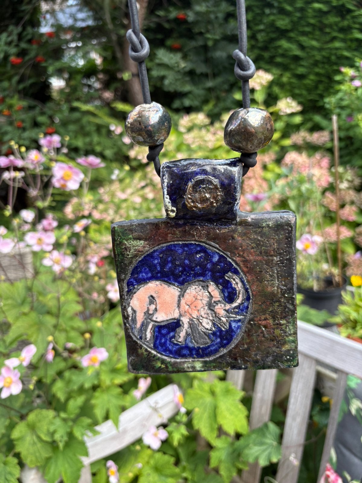 Raku hanger met roze olifant  van Monique Flochlay, Ophalen of Verzenden