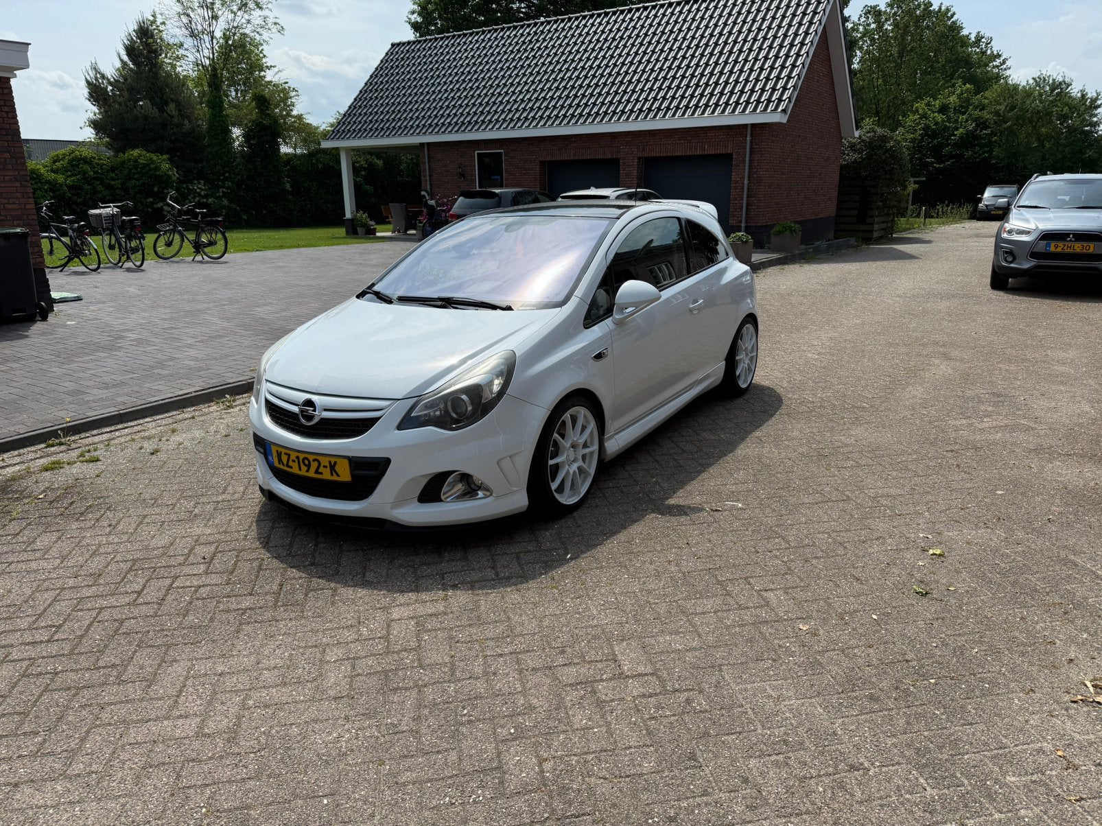 Opel Corsa 1.6 OPC NURBURGRING EDITIE 3D 2011 Wit, Zwart, Wit, Leder, Handgeschakeld
