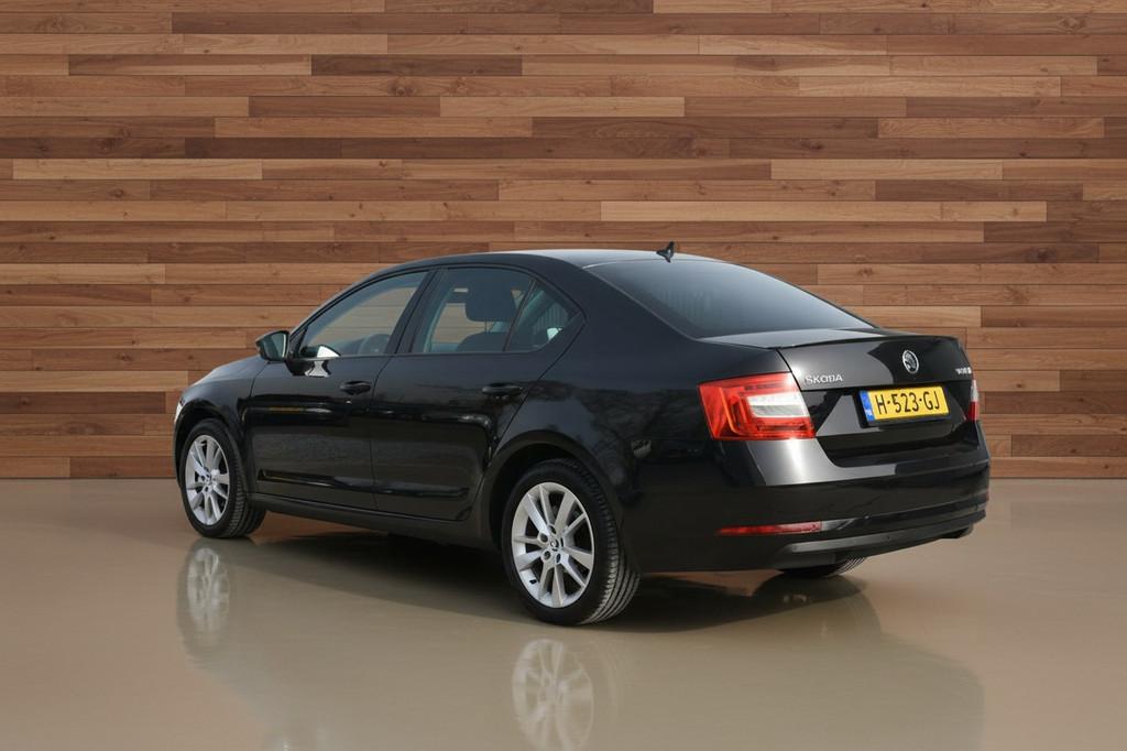 Skoda Octavia 1.5 TSI Greentech Business Edition | AUTOMAAT, Auto's, Skoda, Gebruikt, Zwart, Origineel Nederlands, Bedrijf