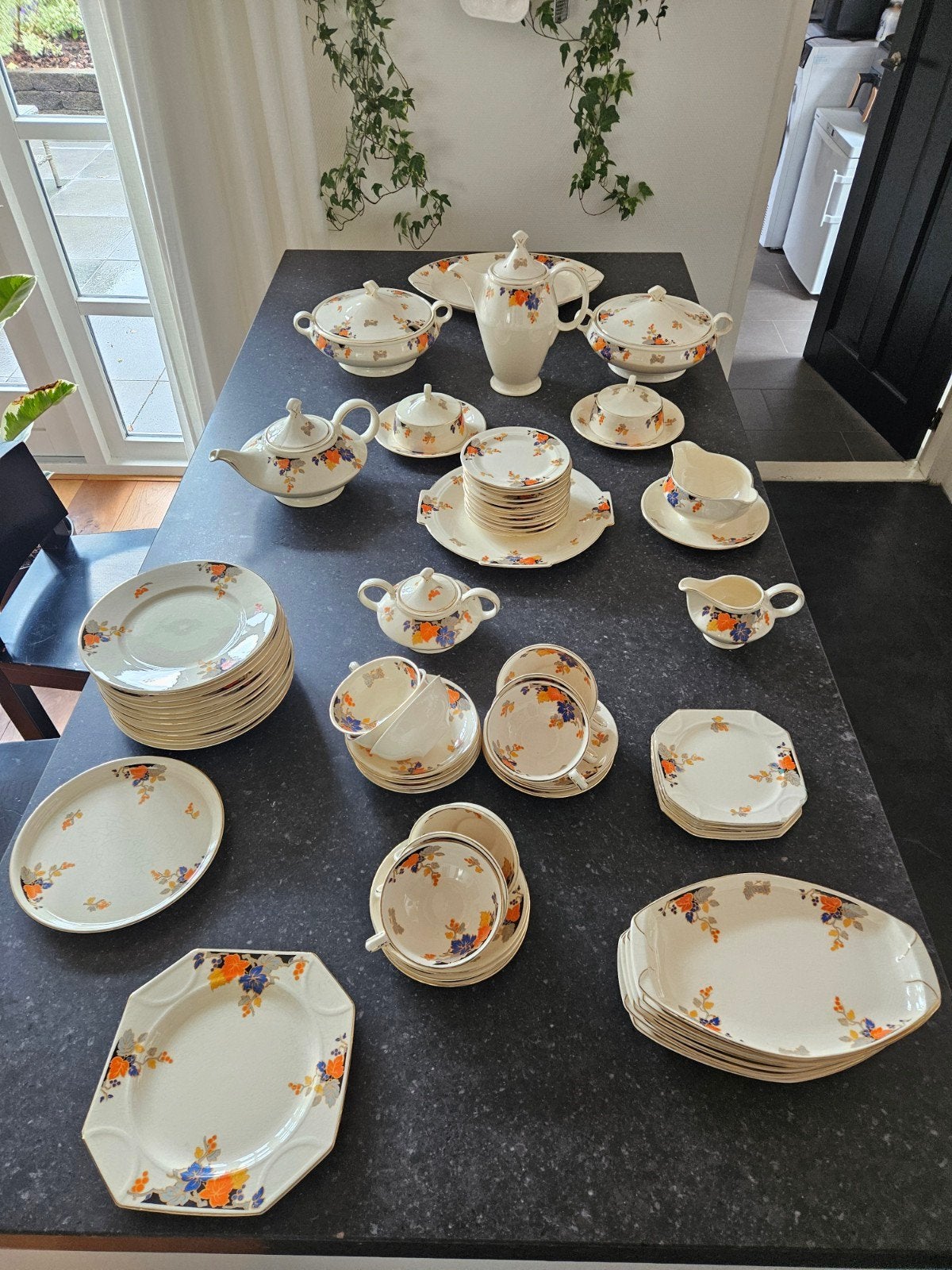 Art Deco Servies Mosa Maastricht Plateel 'Druiveblad', Ophalen