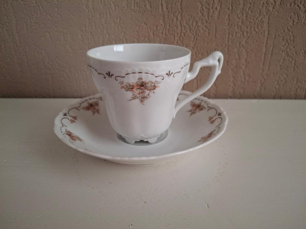 6 mooie porseleinen kop en schotels, vintage, Huis en Inrichting, Ophalen of Verzenden, Zo goed als nieuw, Overige stijlen, Kop(pen) en/of Schotel(s)