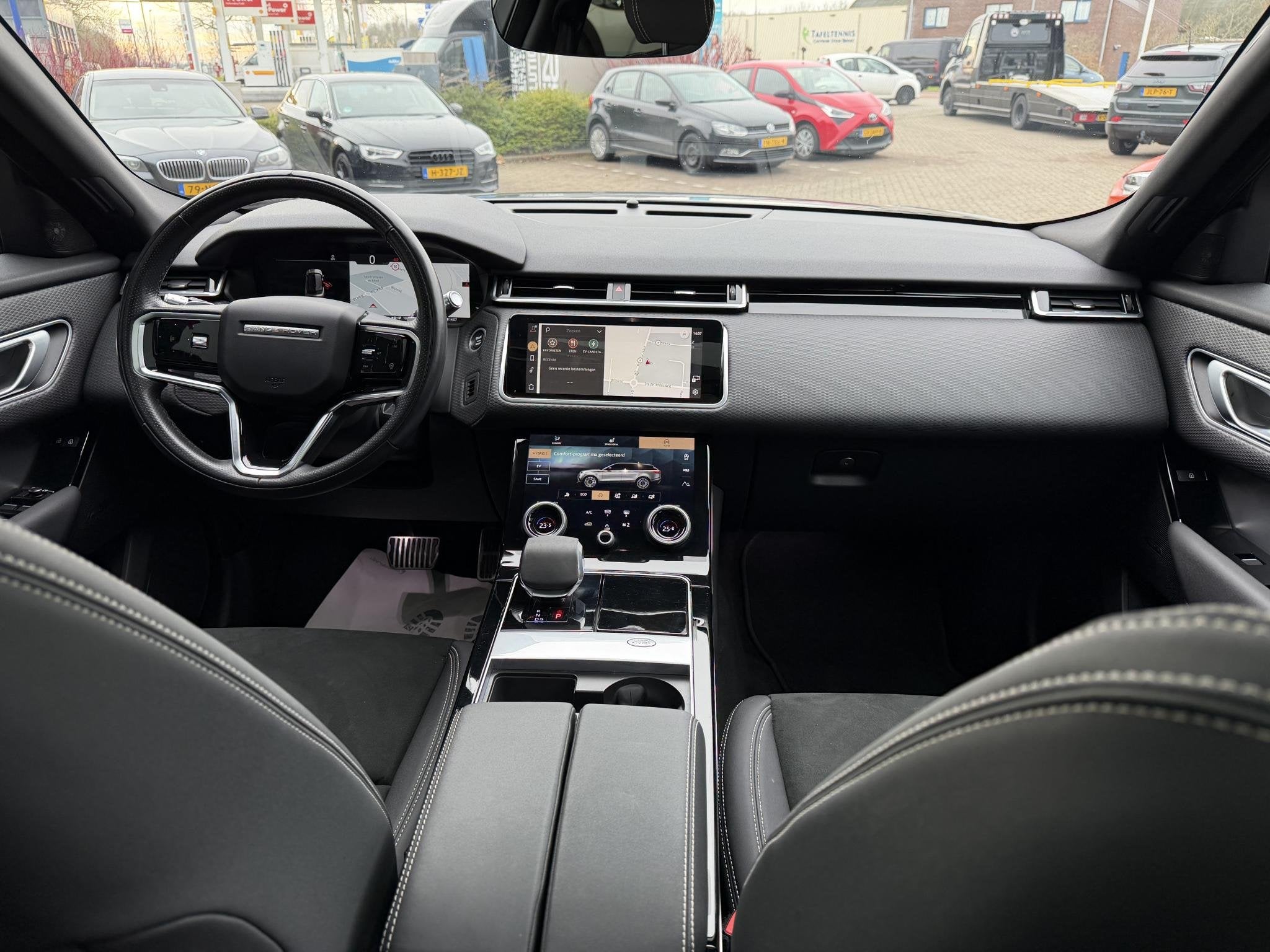 Land Rover Range Rover Velar 2.0 P400e R-Dynamic SE AUTOMAAT, Auto's, Gebruikt, Euro 6, 4 cilinders, 2000 kg