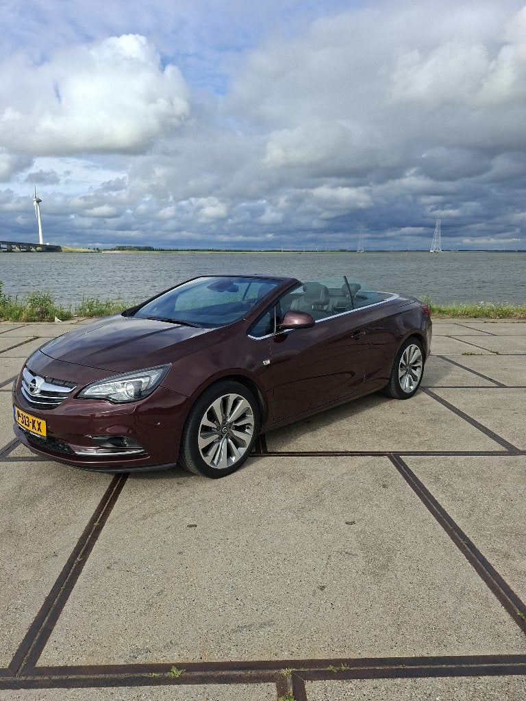 Opel Cascada 1.4 Turbo 88KW 2013 Rood, Auto's, Opel, Voorwielaandrijving, Euro 5, 15 km/l, 1250 kg