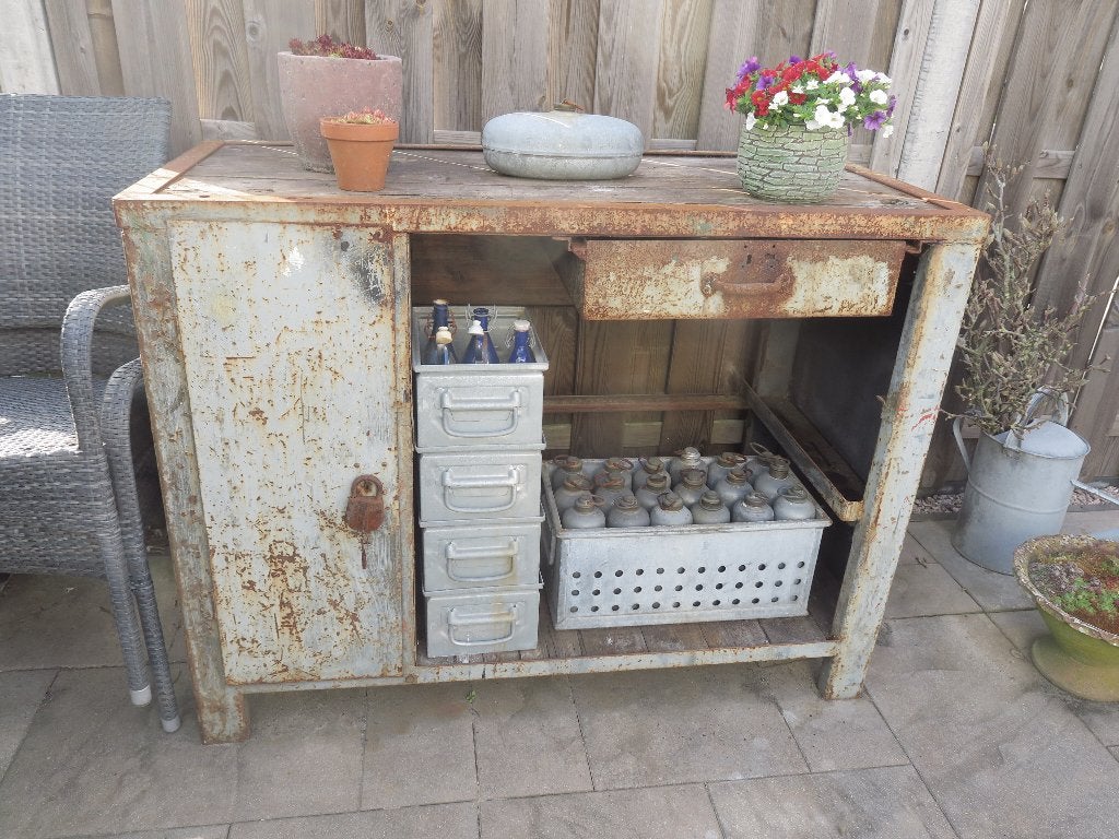 Te Koop: Prachtige Werkbank voor in de Tuin of op het terras, Ophalen, Gebruikt
