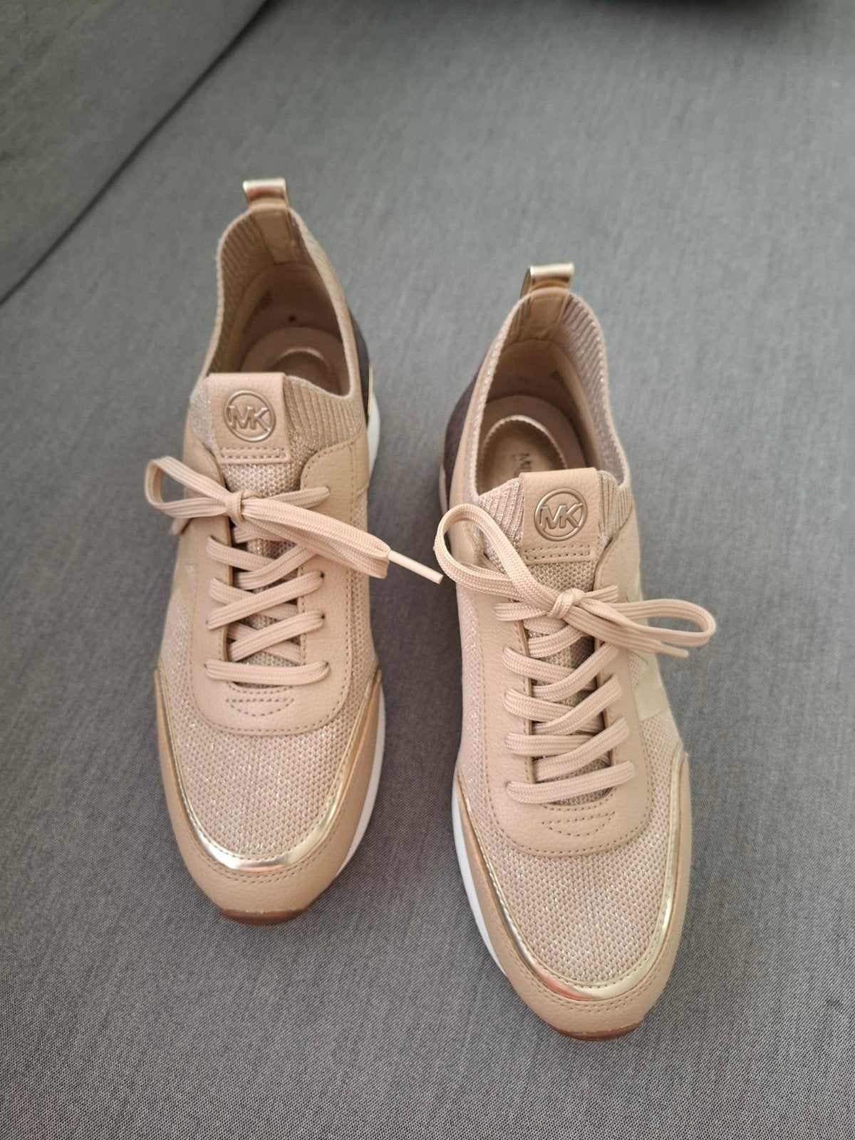 Michael Kors sneaker, nooit gedragen. Mt 38. Nieuw 155 euro!, Ophalen of Verzenden, Zo goed als nieuw, Sneakers of Gympen