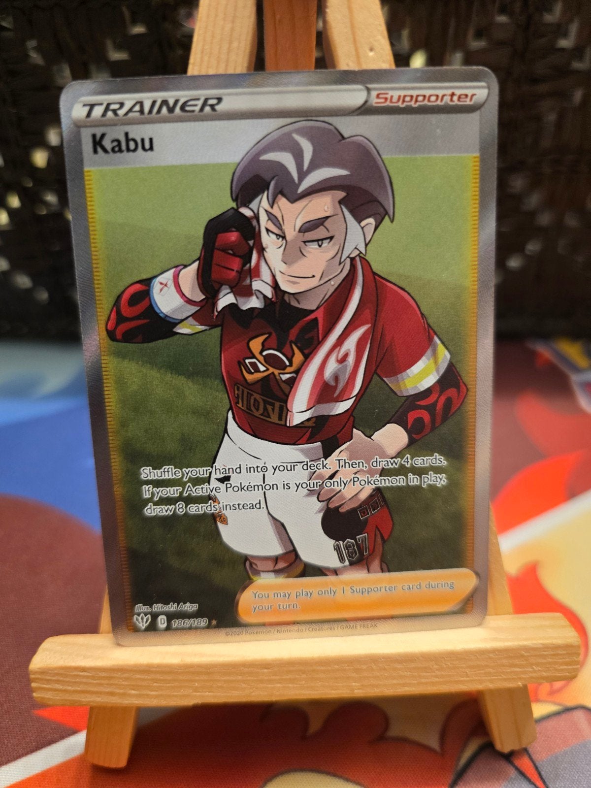 Pokemon Darkness Ablaze Trainer Kabu 186/189, Ophalen of Verzenden, Zo goed als nieuw, Losse kaart, Foil