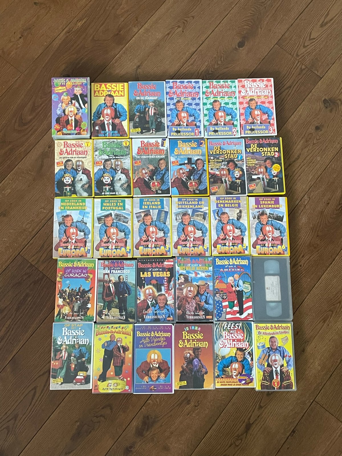 Bassie & Adriaan Videobanden - Uniek. Compleet. CNR / Arcade, Gebruikt, Verzenden, Alle leeftijden, Nederlands