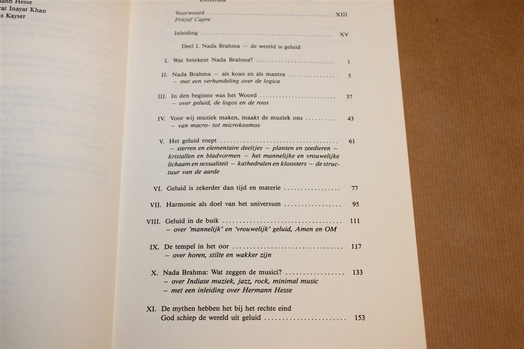 Nada Brahma — De Wereld is Geluid, Muziek & Bewustzijn, Boeken, Ophalen of Verzenden, Gelezen, Overige onderwerpen, Achtergrond en Informatie
