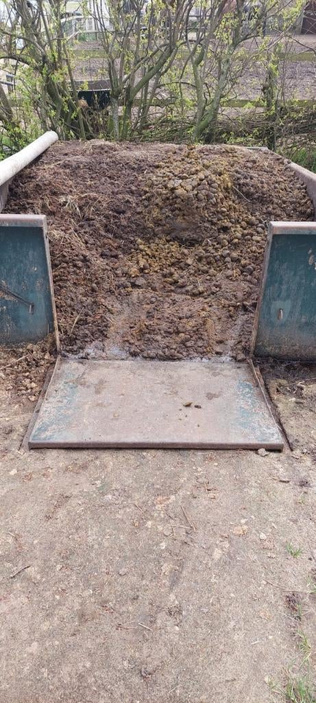 Gratis afhalen paardenmest zonder stro, Ophalen