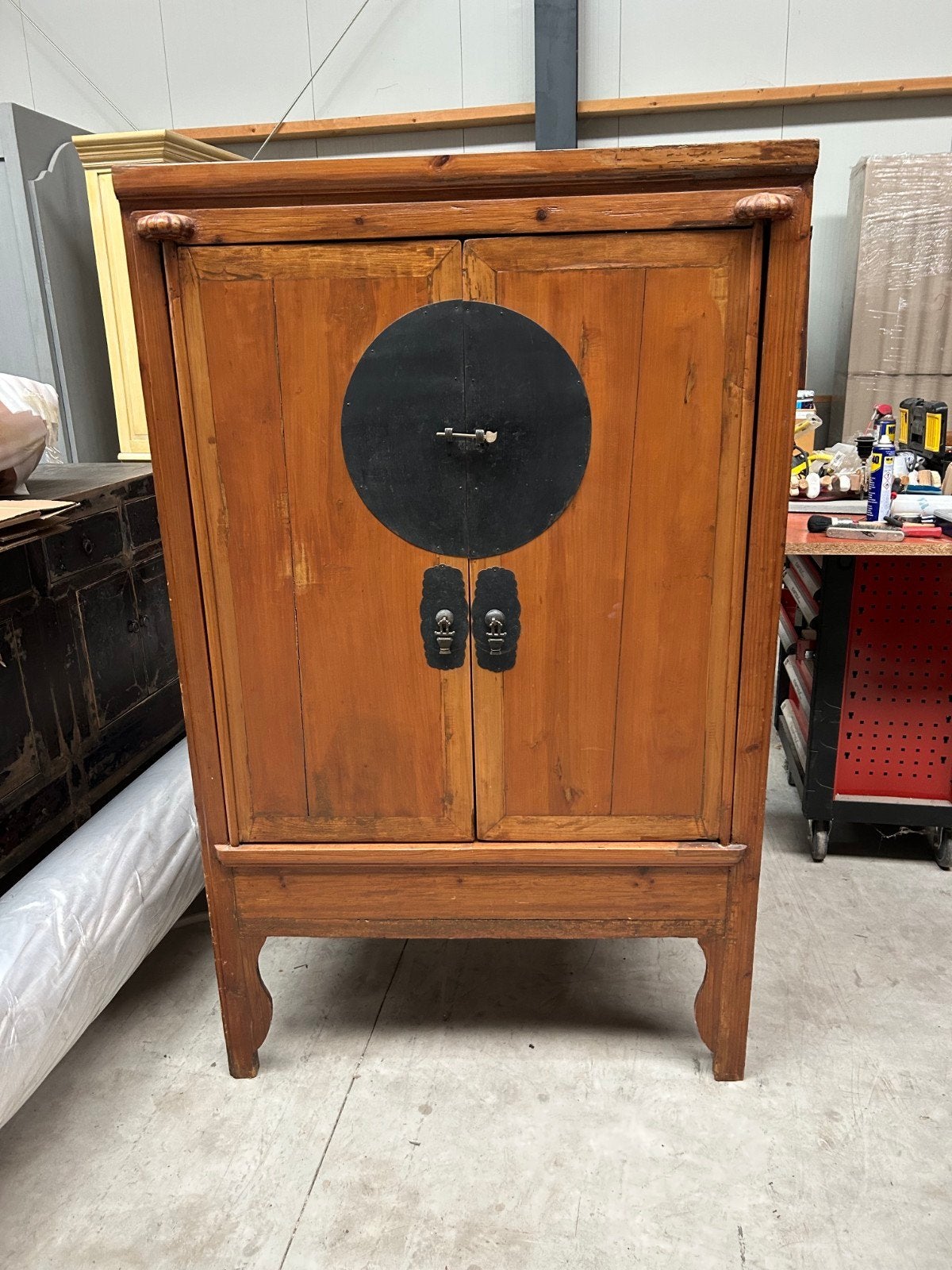 Antieke Chinese Kast - Massief Hout met Unieke Details, Ophalen
