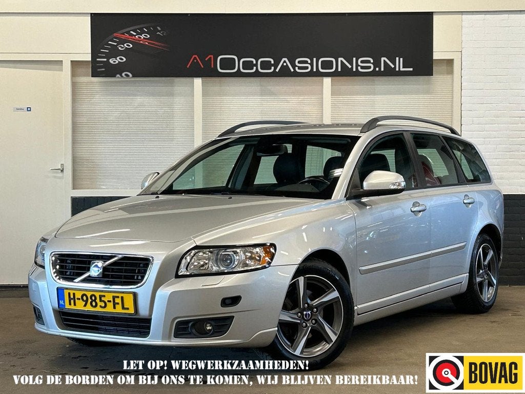 Volvo V50 1.8F (bj 2009), Auto's, Volvo, Voorwielaandrijving, Gebruikt, 14 km/l, Grijs