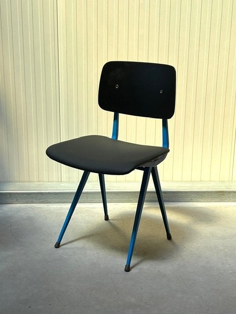 Result eetkamerstoel Friso Kramer vintage Ahrend stoel blauw, Huis en Inrichting, Stoelen, Gebruikt, Leer, Blauw, .