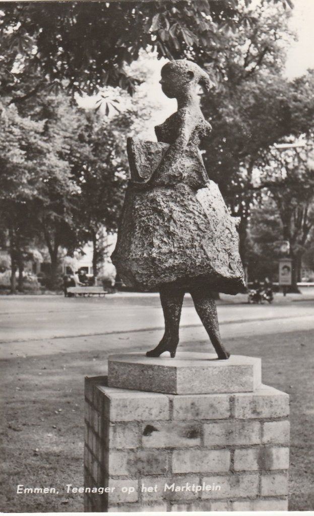 emmen- teenager op het marktplein, Ophalen of Verzenden, 1940 tot 1960, Drenthe