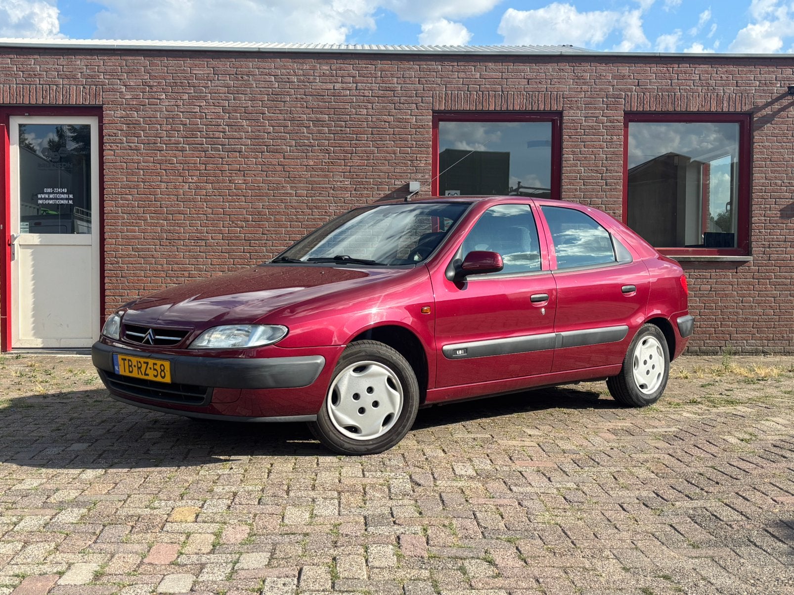 Citroën Xsara 1.8 I AUTOMAAT 1998 Rood 118DKM !!, Auto's, Stof, Xsara, Zwart, 4 cilinders