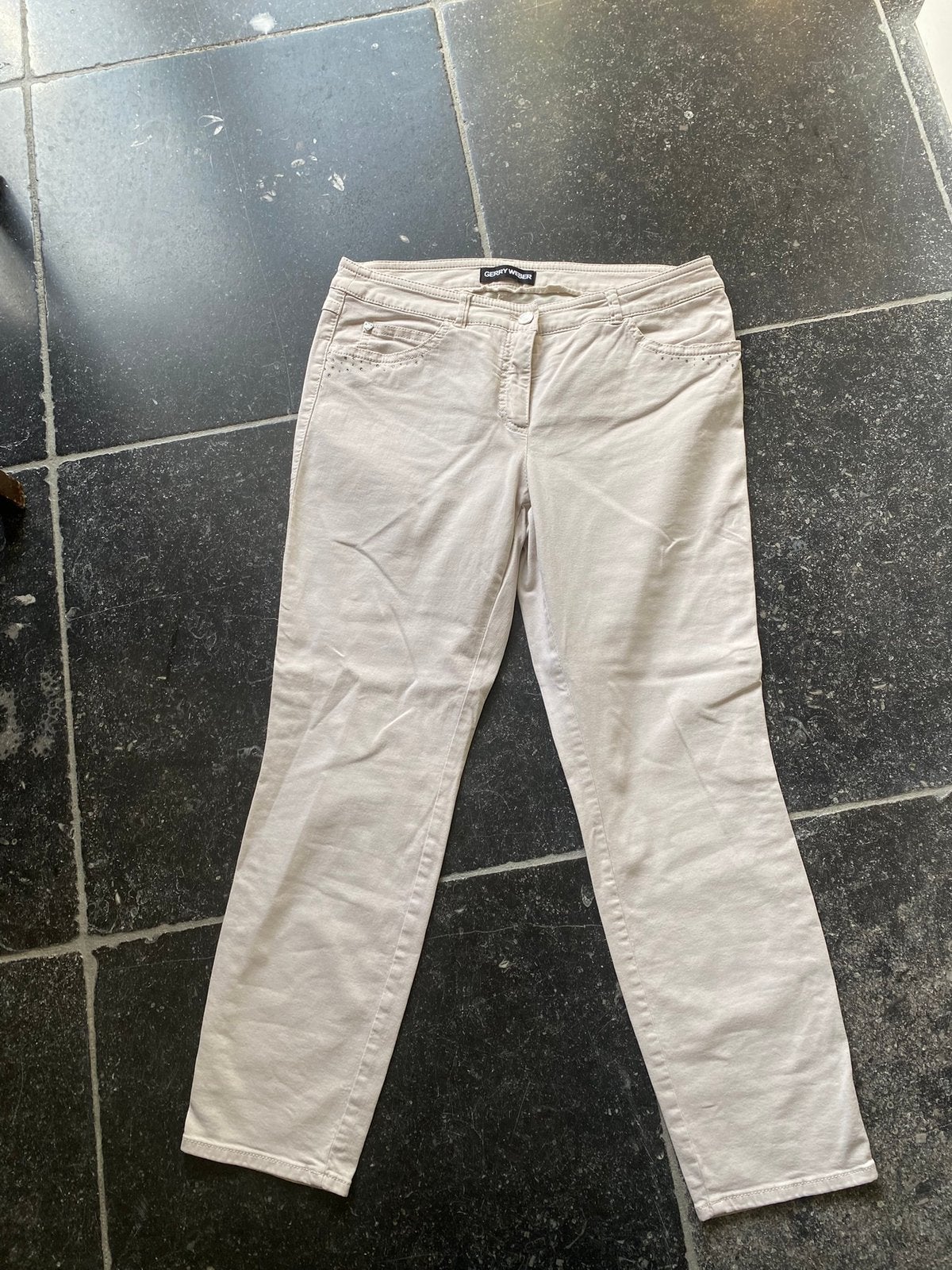 Beige broek van Gerry Weber, Ophalen of Verzenden, Zo goed als nieuw, Overige kleuren, W30 - W32 (confectie 38/40)