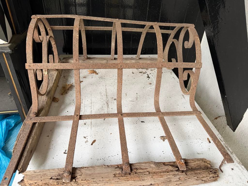 Antiek IJzeren Hekwerk voor Decoratie of Raam, Ophalen of Verzenden