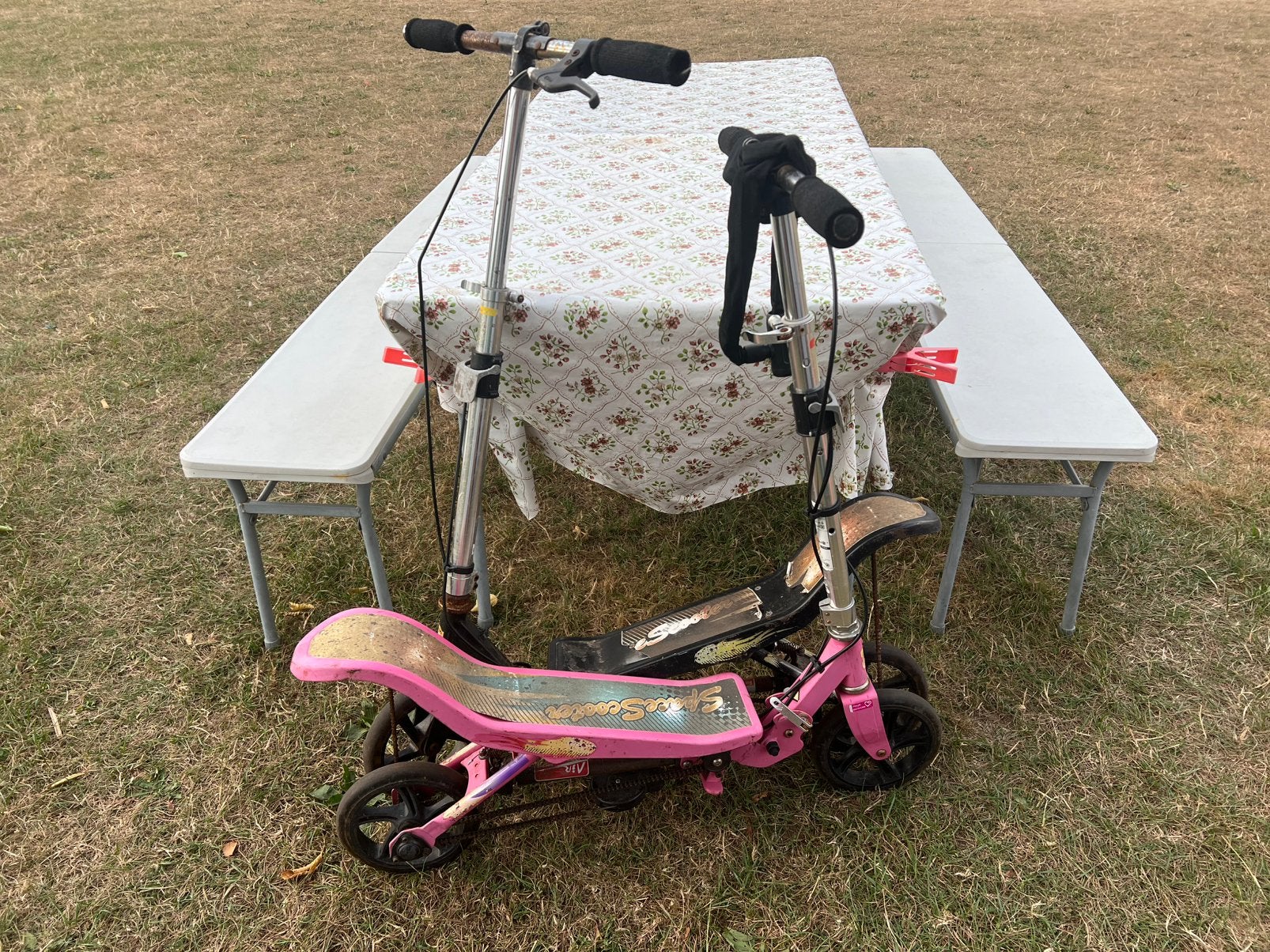 Space Scooter 2 stuks, roze en zwart, Fietsen en Brommers, Steps, Ophalen, Zo goed als nieuw, Overige typen