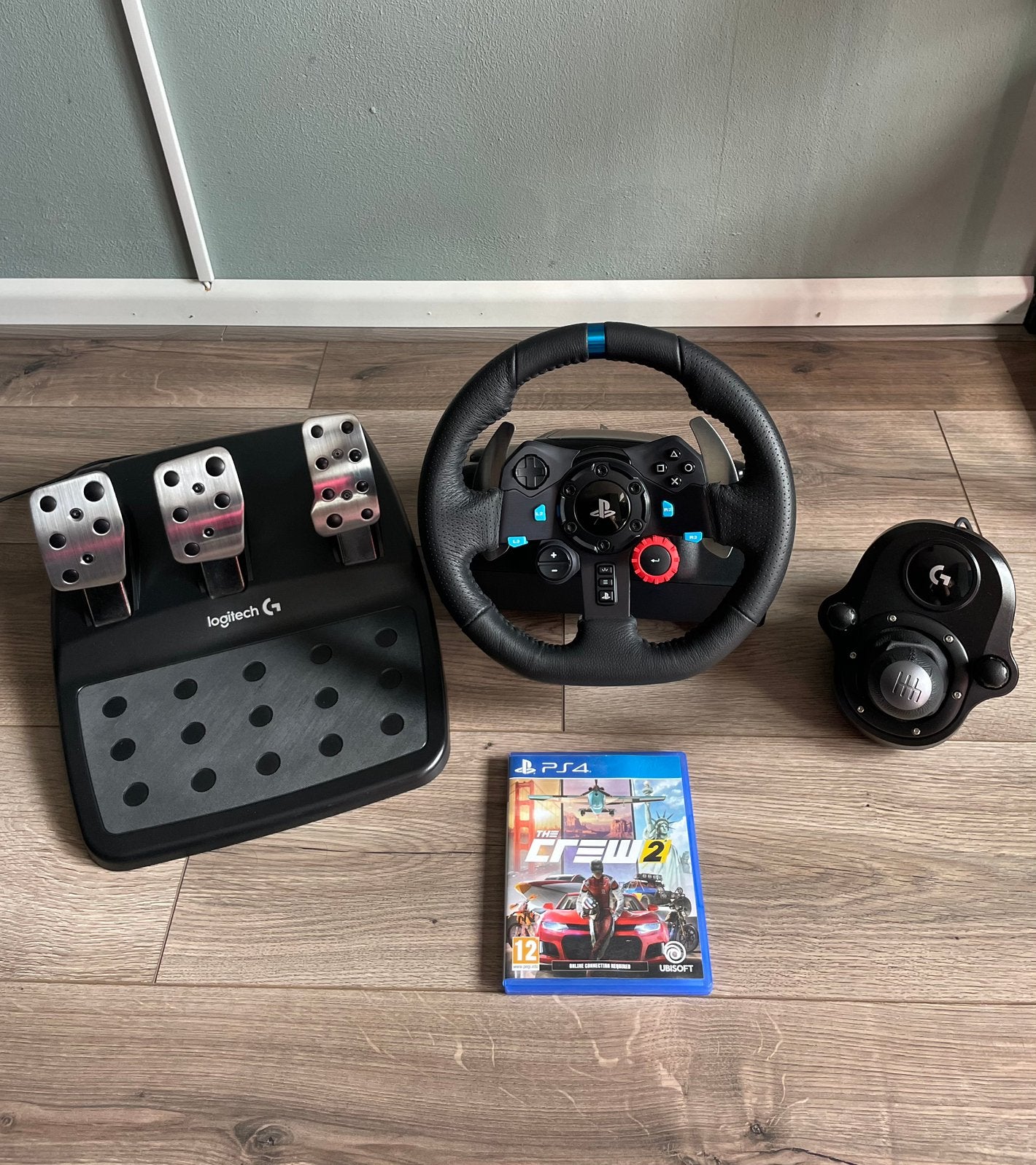 Logitech G29 Racestuur en Pedalen + Shifter en Crew 2, Ophalen, Zo goed als nieuw, Stuur of Pedalen, PlayStation 3