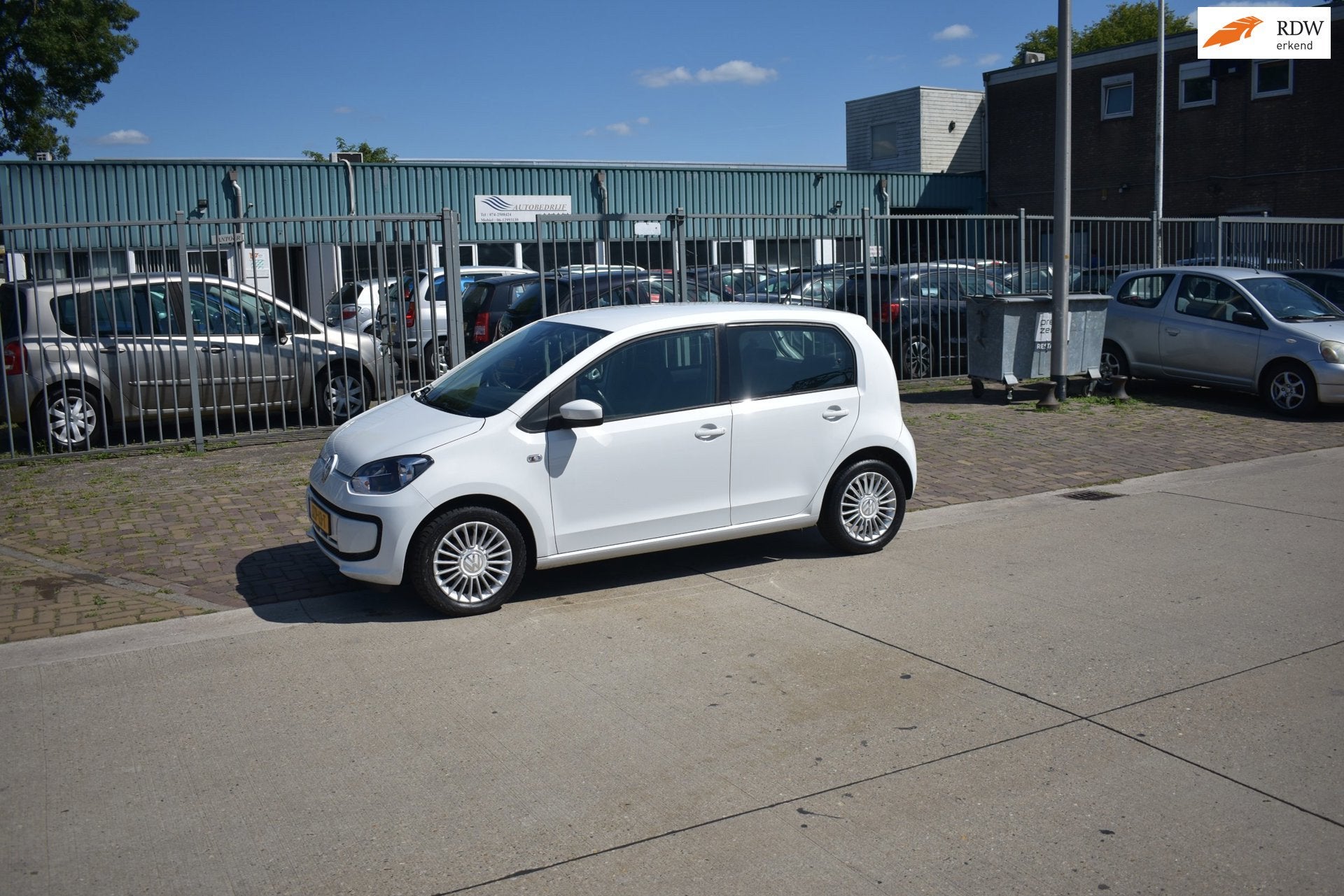 Volkswagen UP! 1.0 move up! BlueMotion, Voorwielaandrijving, Gebruikt, 4 stoelen, Wit