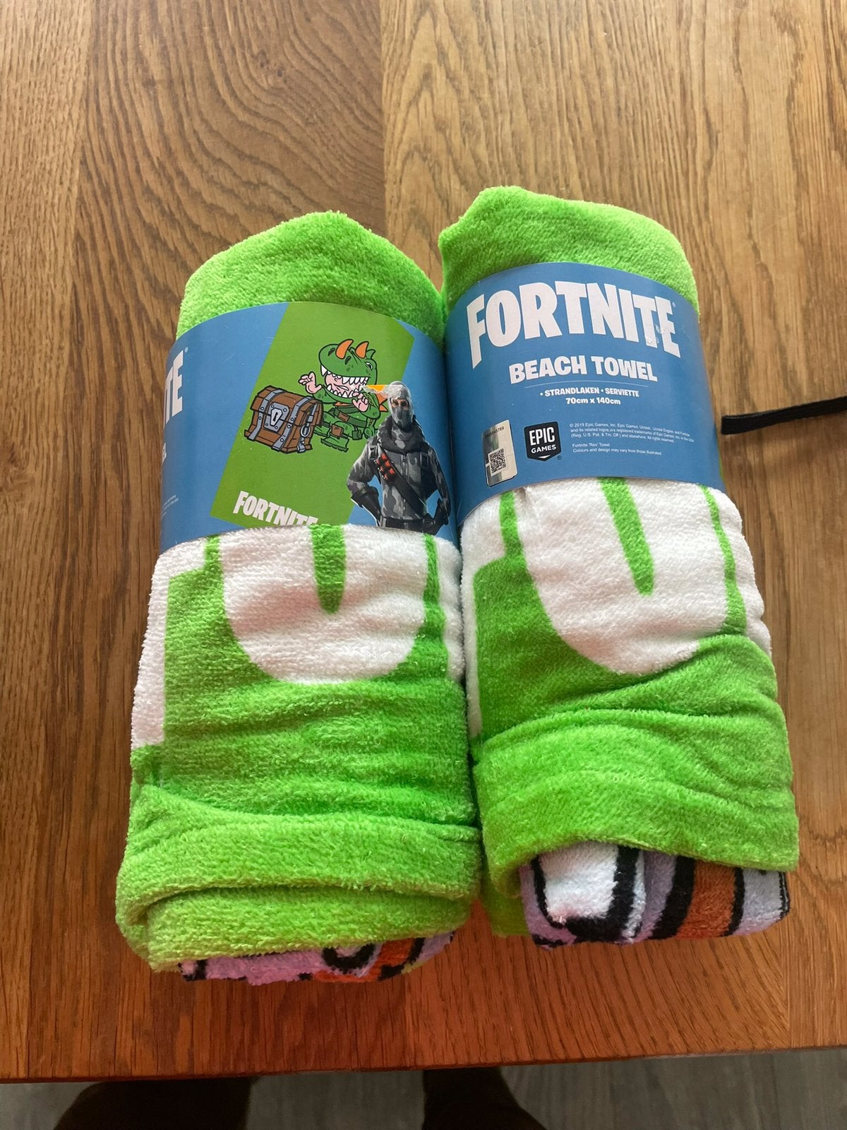 In verpakking:2 Nieuwe groene "Fortnite" Badlakens/140X70 cm, Ophalen of Verzenden, Nieuw, Groen, Handdoek