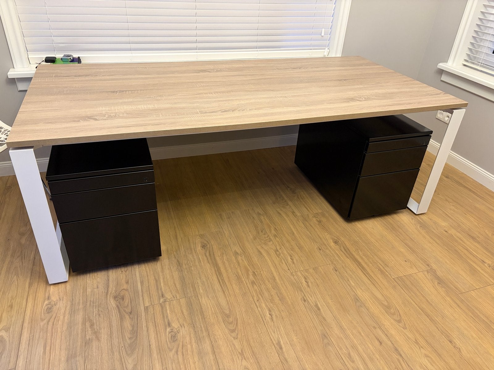 Bureau 220x105 cm met vergadertafel en zwarte ladeblokken, Ophalen, Overige typen, Met lades, Spaanplaat of MDF