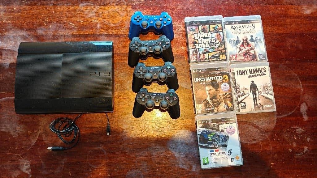 PlayStation 3 - 500 GB super slim - 4 controllers - 5 games, Ophalen of Verzenden, 500 GB, Met 3 controllers of meer, Slim