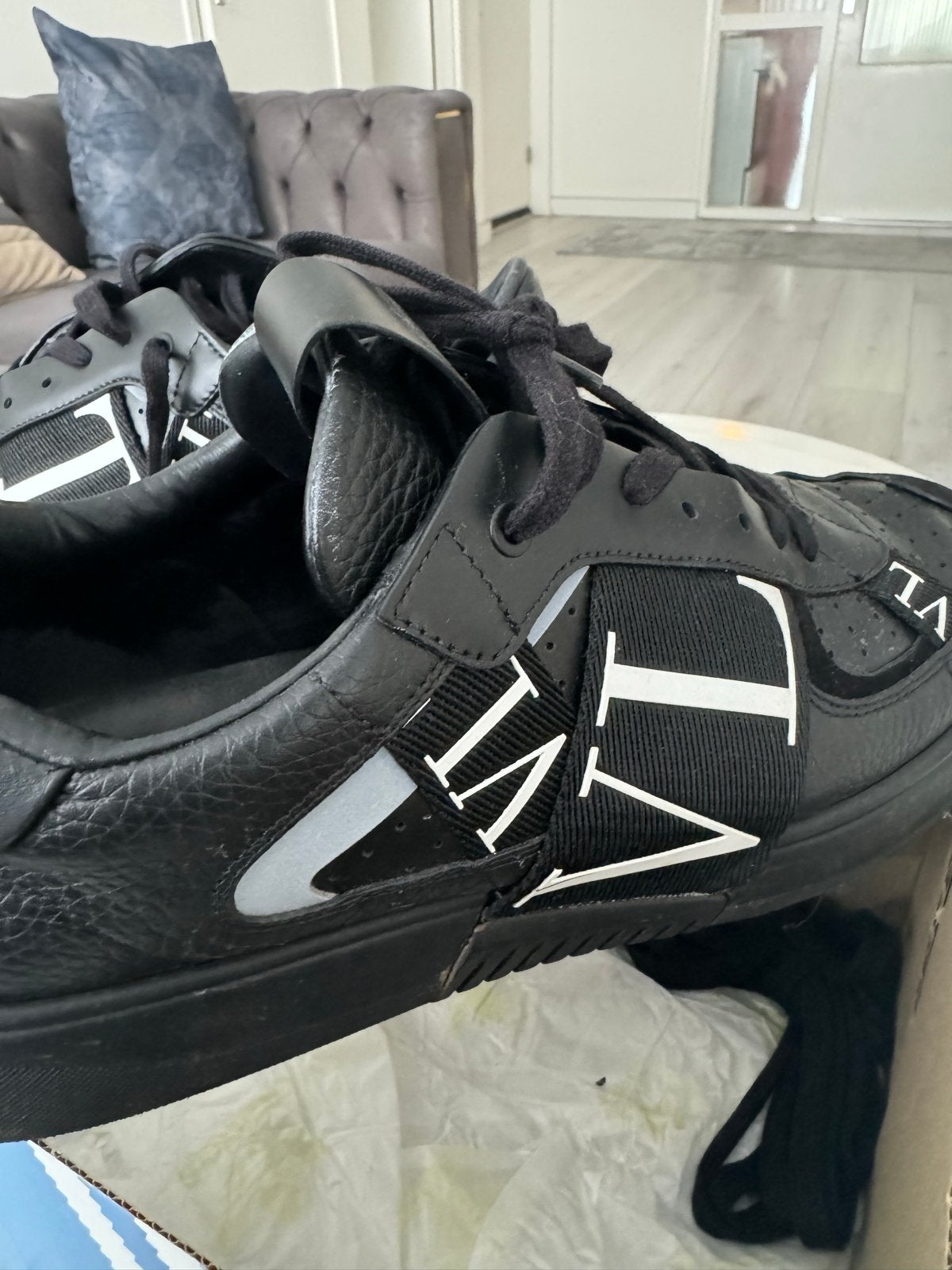 Valentino Garavani Sneakers Zwart - Maat 44, Ophalen of Verzenden, Gedragen, Zwart, Sneakers of Gympen