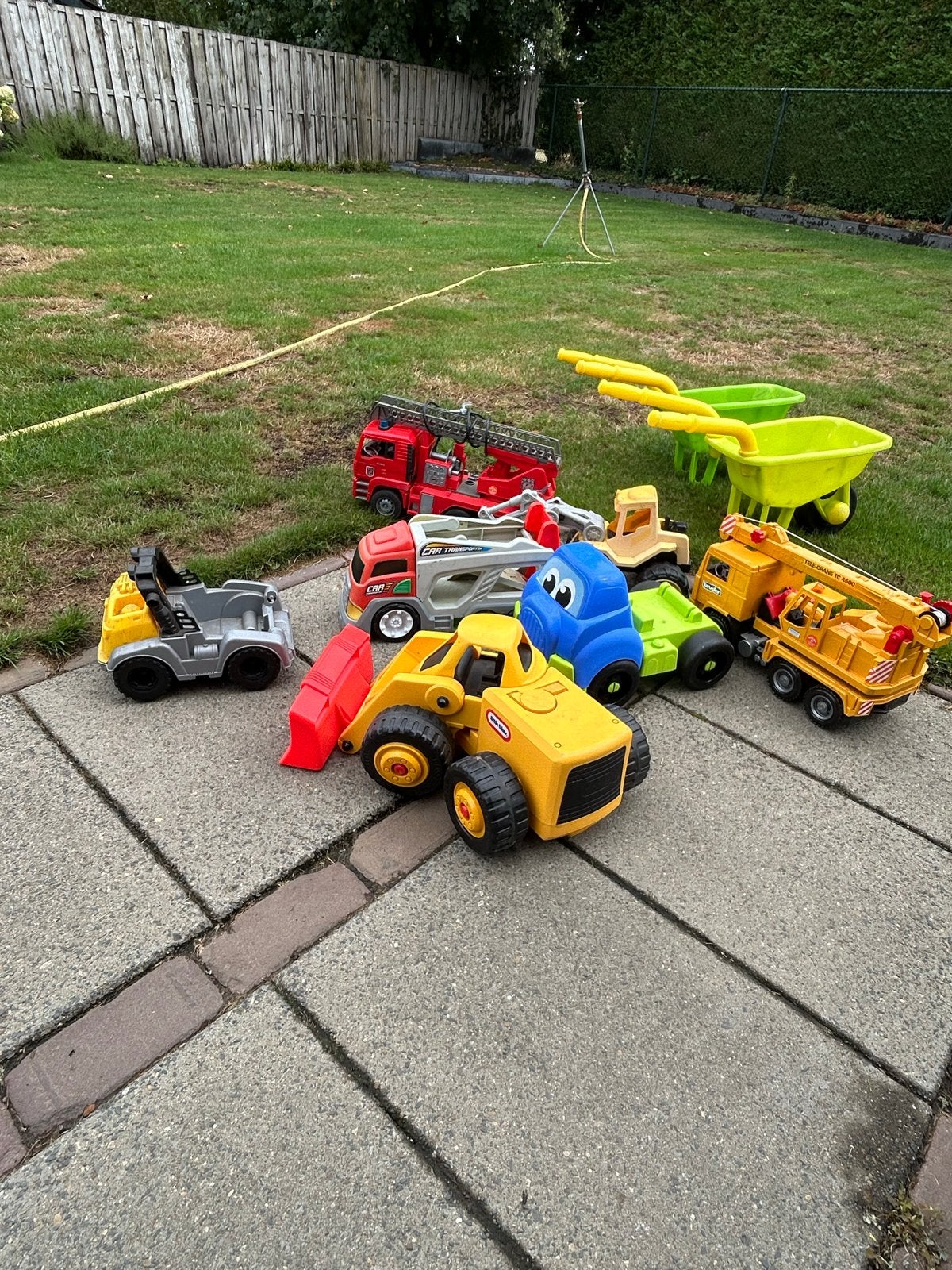 Grote speelgoedvoertuigen set - Little Tikes en meer, Ophalen, Gebruikt