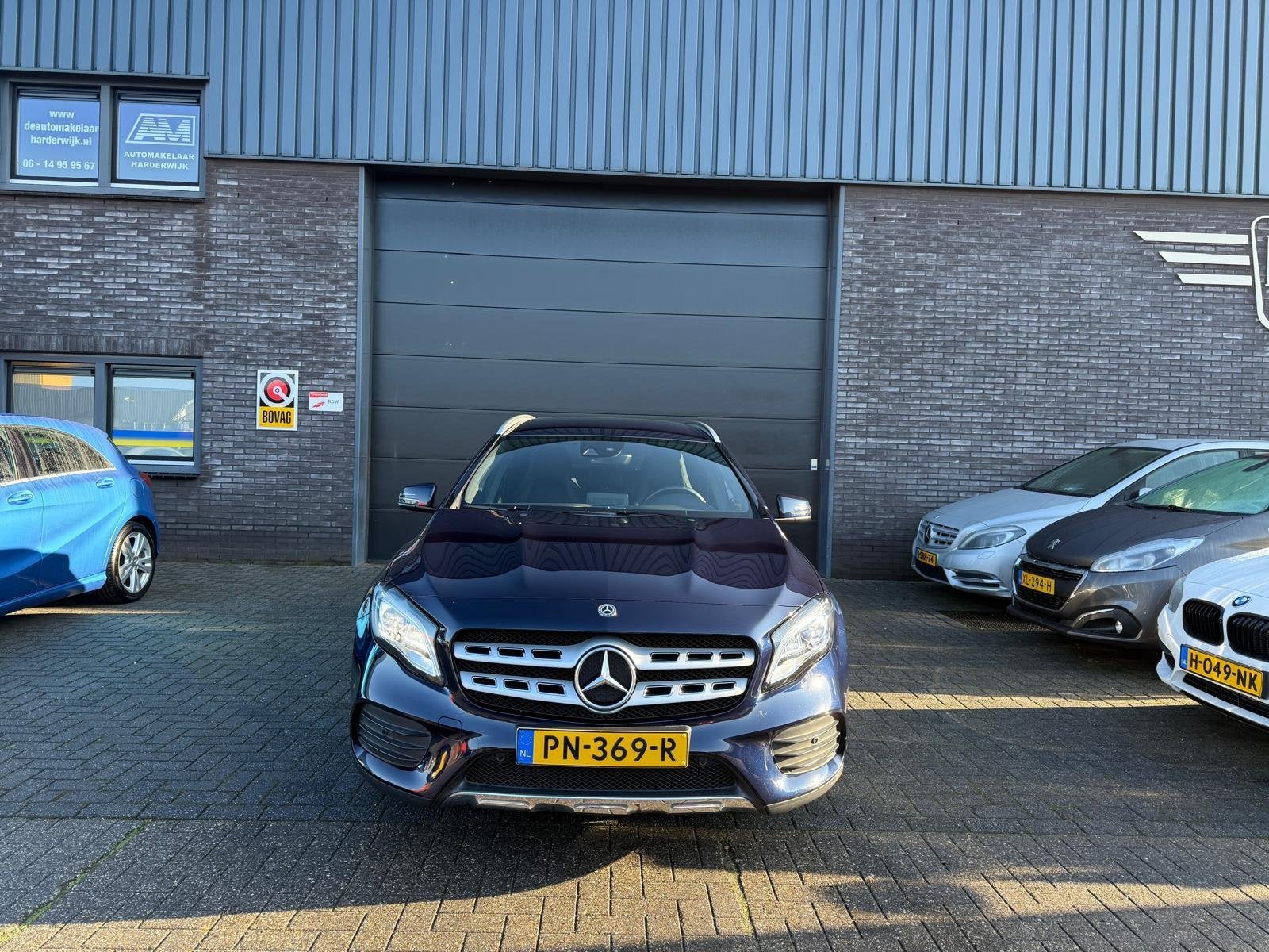 Mercedes-Benz GLA-klasse 180 Business Solution AMG | 2E EIGE, Auto's, Gebruikt, 4 cilinders, 715 kg, Blauw
