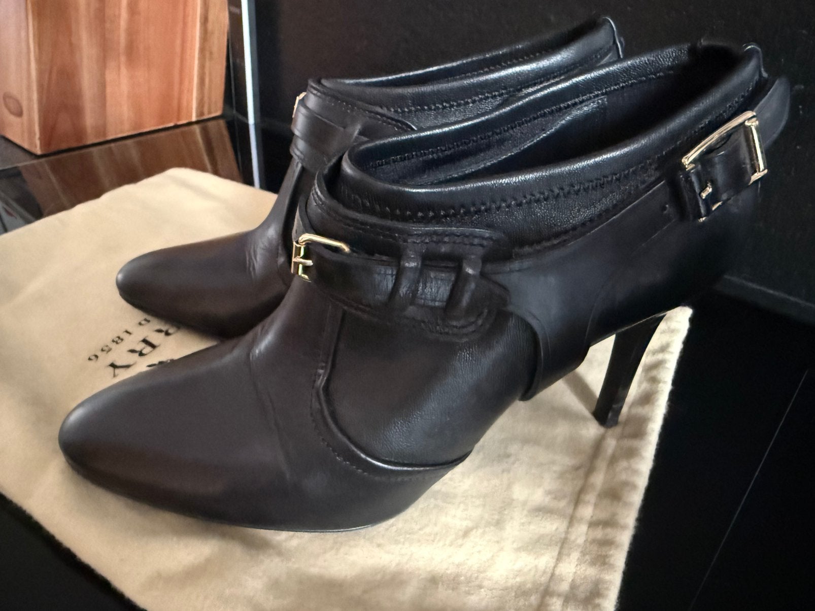 Burberry pumps, Ophalen of Verzenden, Zo goed als nieuw, Zwart