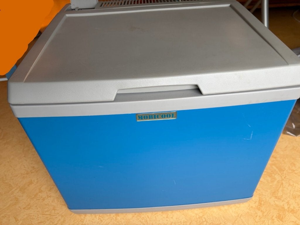 Mobicool 40 liter koel-vriesbox voor op de camping, Caravans en Kamperen, Koelboxen, Ophalen, Gebruikt, Koelbox, Elektrisch