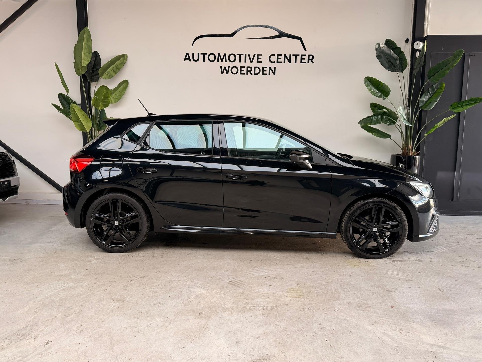 Seat Ibiza 1.5 TSI FR Business Intense DSG VIRTUAL CARPLAY C, Auto's, Seat, Dealer onderhouden, Zwart, 4 cilinders, 150 pk