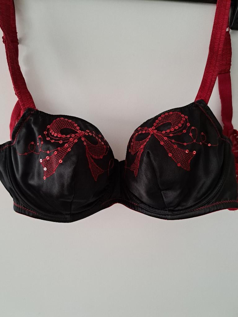 Beha, Ophalen of Verzenden, Rood, BH