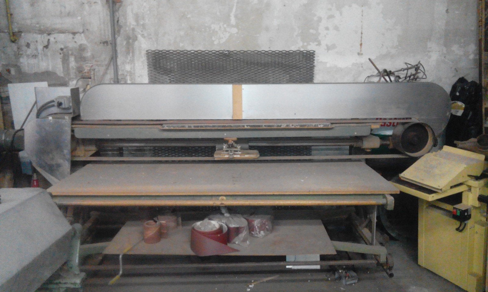 Lange bandschuurmachine, Ophalen, Gebruikt, 1200 watt of meer, Bandschuurmachine