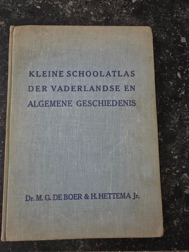 Kleine Schoolatlas Vaderlandse en Algemene Geschiedenis, Boeken, Atlassen en Landkaarten, Gelezen, Overige atlassen, Ophalen of Verzenden