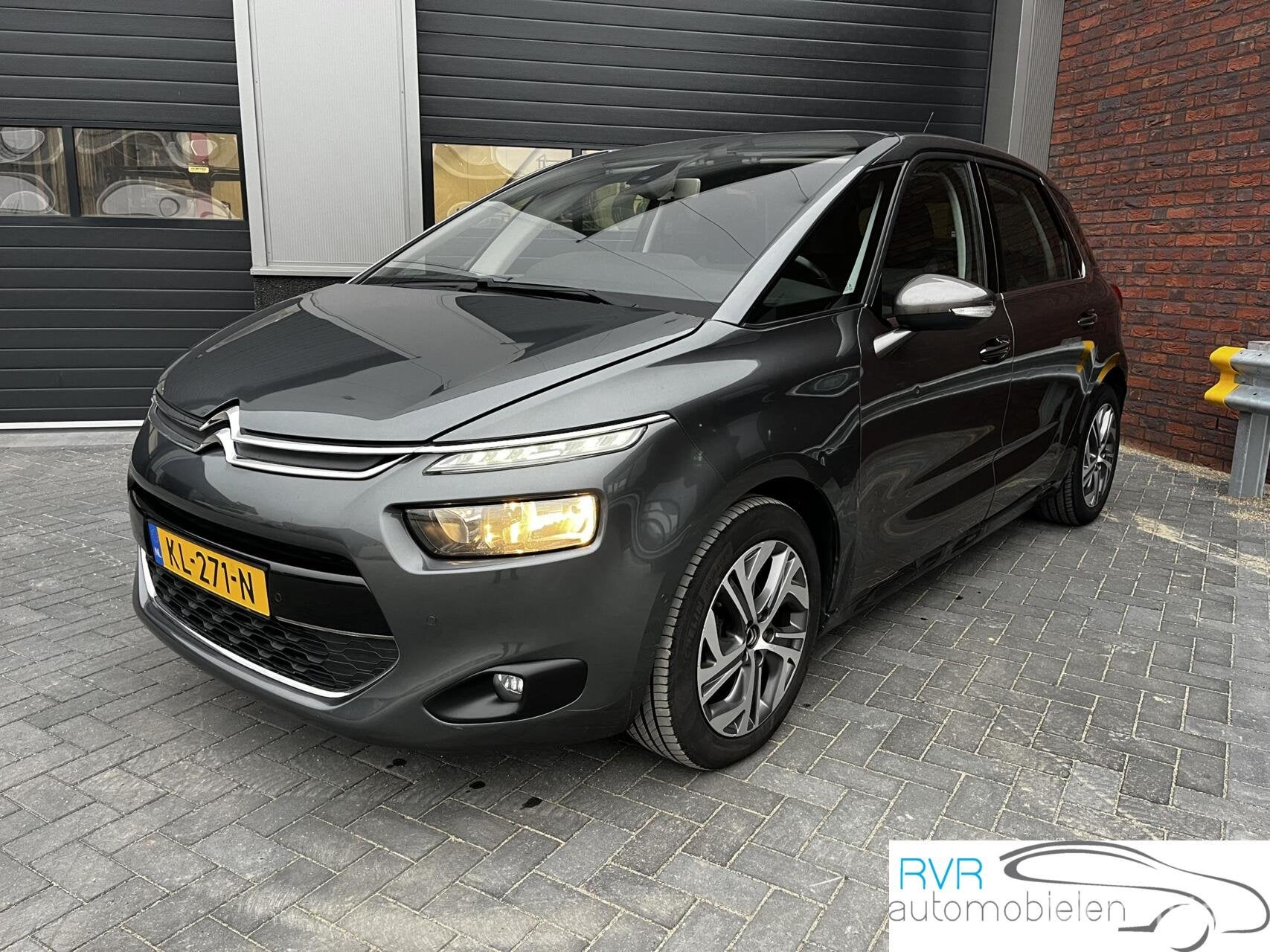 Citroen C4 Picasso 1.2 PureTech Shine / SCHADE, Auto's, Citroën, Stof, Gebruikt, Euro 6, 1199 cc