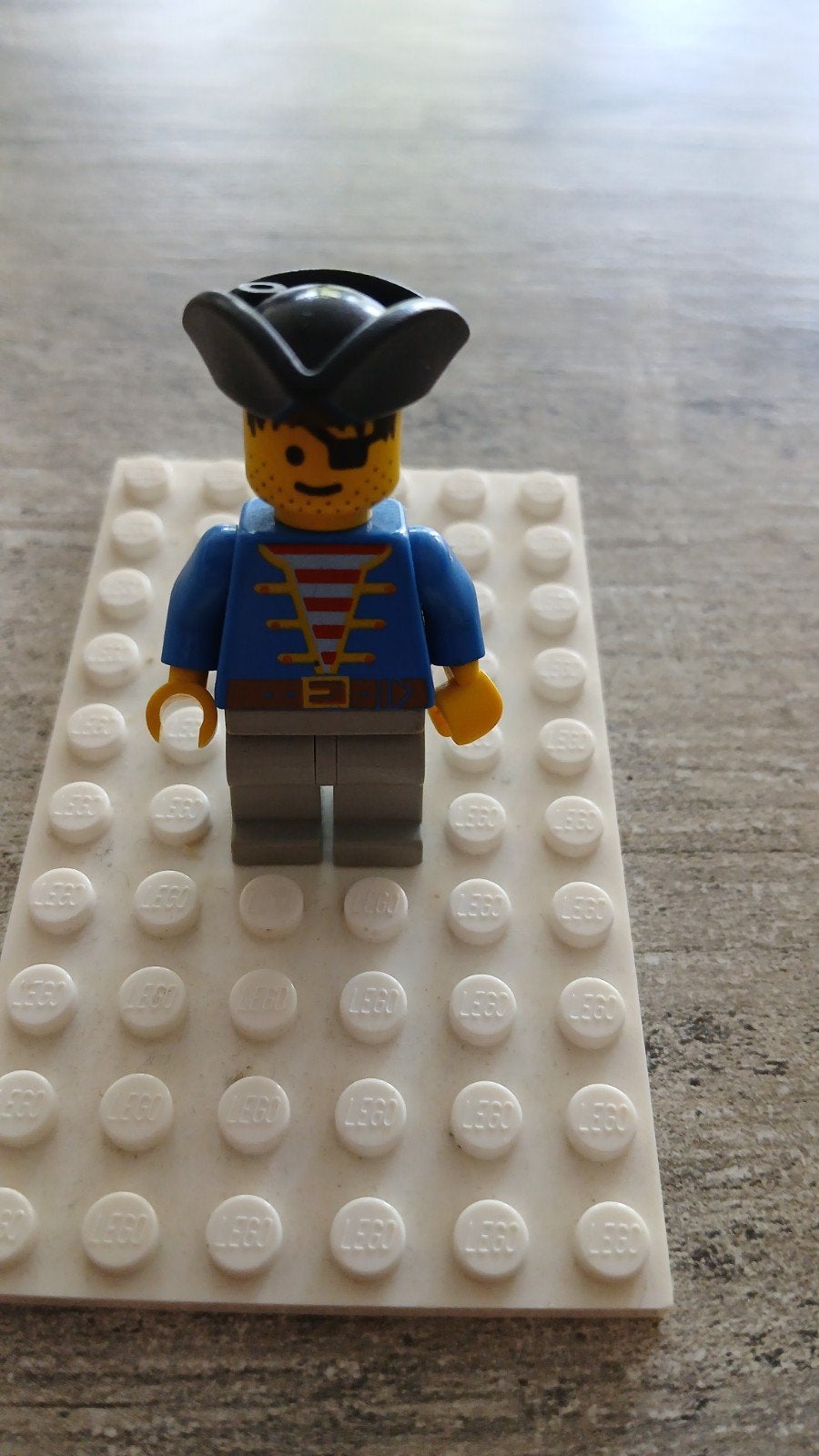 LEGO Piraat Minifiguur met Blauw Jack en Driehoekshoed, Ophalen of Verzenden, Zo goed als nieuw, Minifiguur, Lego