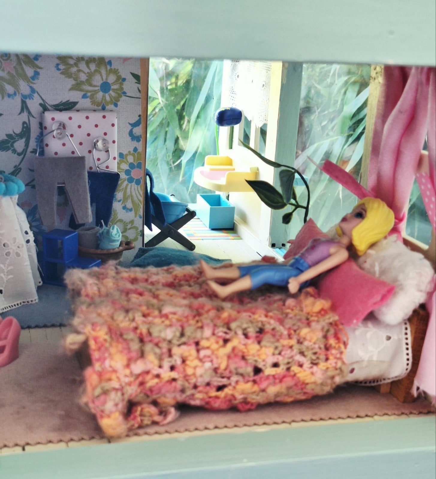 Gedetailleerd Poppenhuis met Meubels en Accessoires, Ophalen of Verzenden, Zo goed als nieuw, Poppenhuis