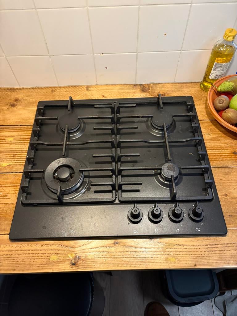 Zwart 4-pits gasfornuis, gebruikt, Witgoed en Apparatuur, Fornuizen, Ophalen, Gebruikt, 60 cm of meer, 4 kookzones