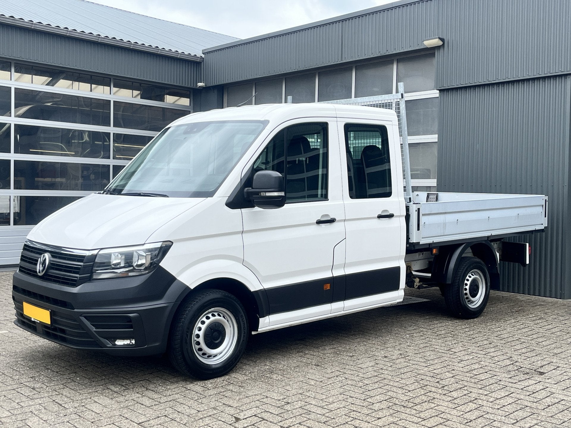 Volkswagen Crafter 35 2.0 TDI DC Open laadbak Airco Cruise c, Stof, Gebruikt, 4 cilinders, Volkswagen
