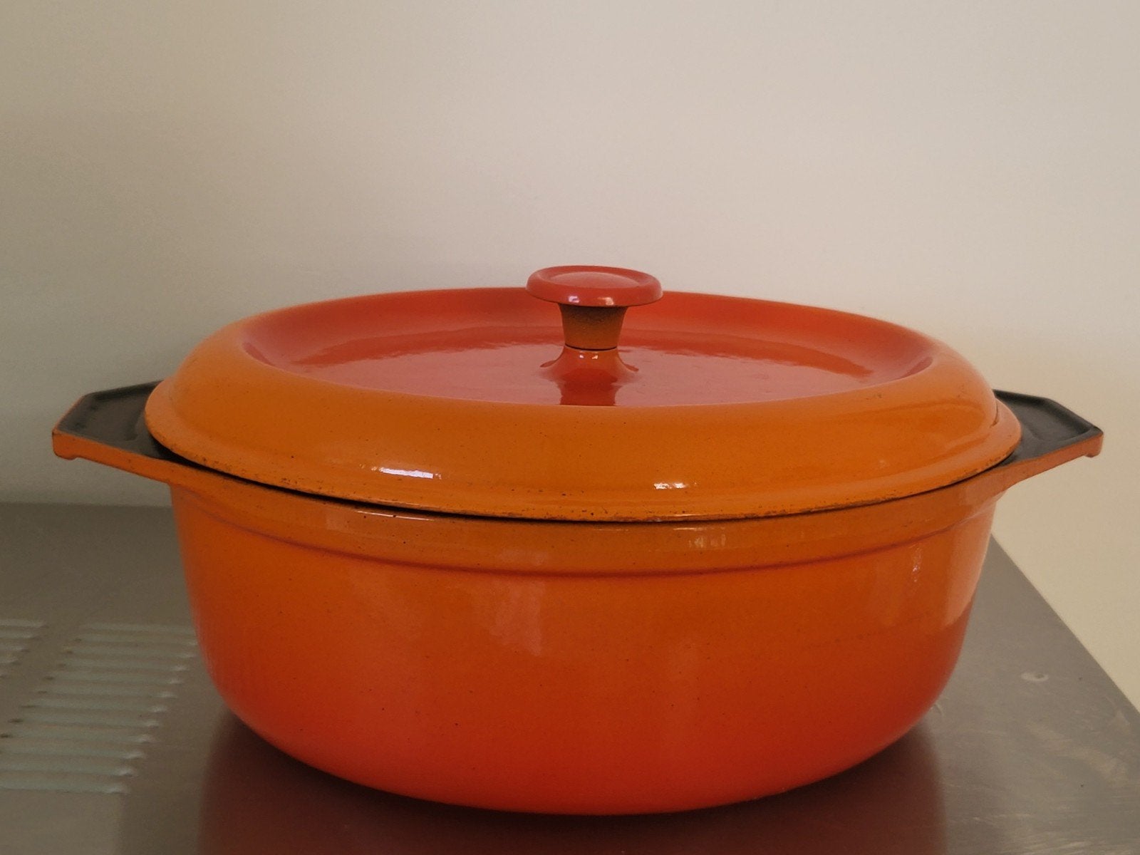 Cousances le Creuset gietijzeren braadpan mt 28, Huis en Inrichting, Afgietsysteem, Le Creuset, Ophalen of Verzenden, Zo goed als nieuw